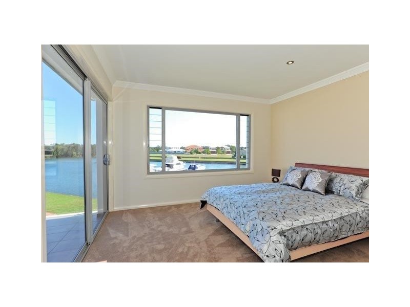 4/4-6 Electra Parade, Harrington NSW 2427