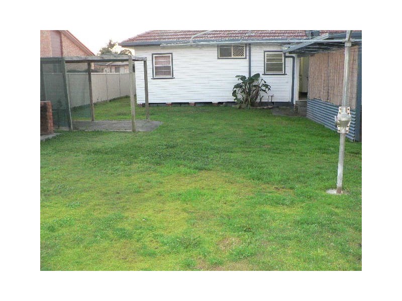 8 Spence Street, Taree NSW 2430