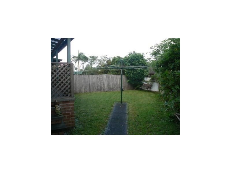 2/2 Rosewood Crescent, Taree NSW 2430