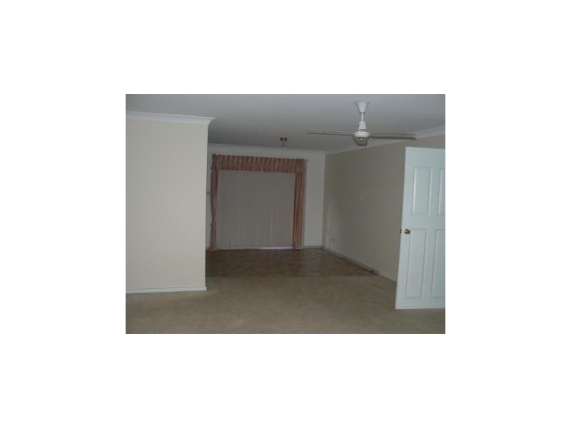 2/2 Rosewood Crescent, Taree NSW 2430