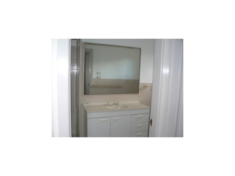 2/2 Rosewood Crescent, Taree NSW 2430