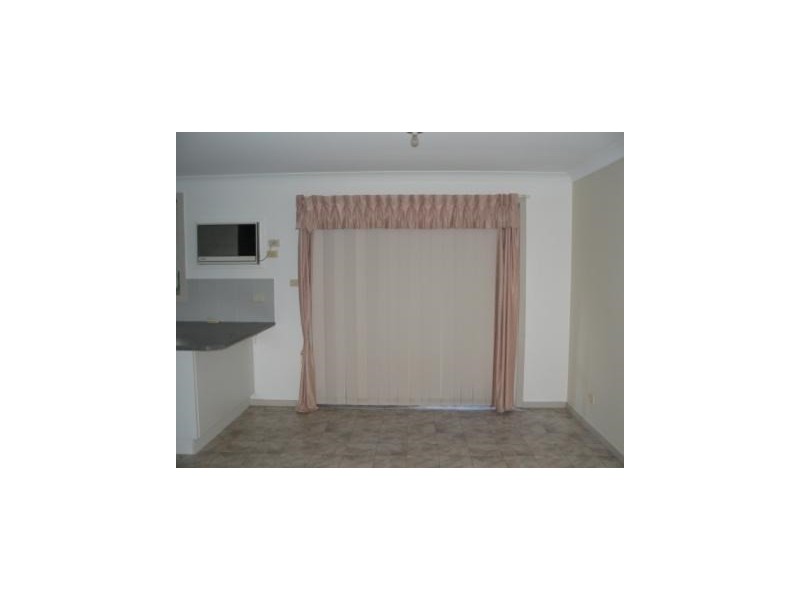 2/2 Rosewood Crescent, Taree NSW 2430