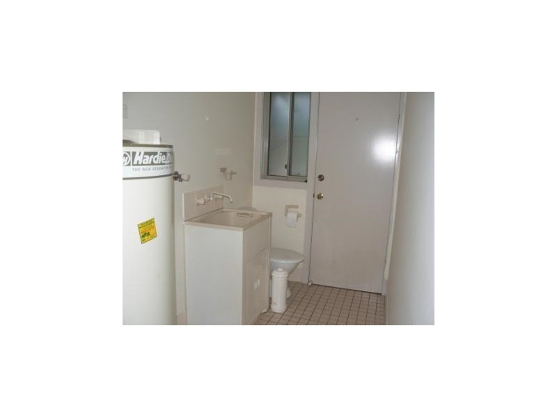 2/2 Rosewood Crescent, Taree NSW 2430