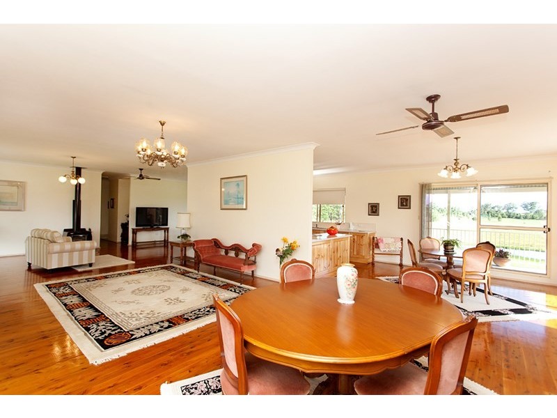 8 Hogans Road, Taree NSW 2430