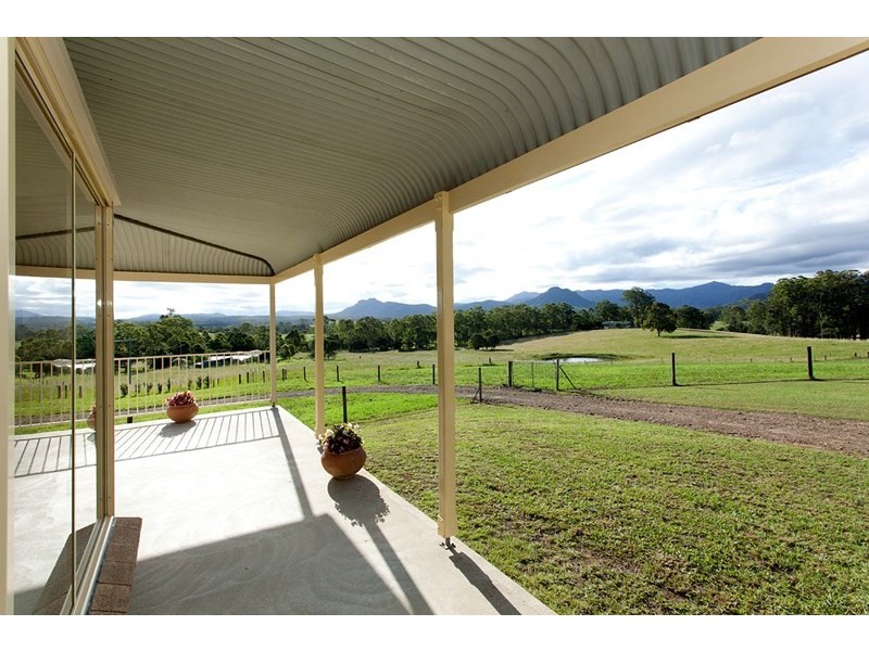 8 Hogans Road, Taree NSW 2430