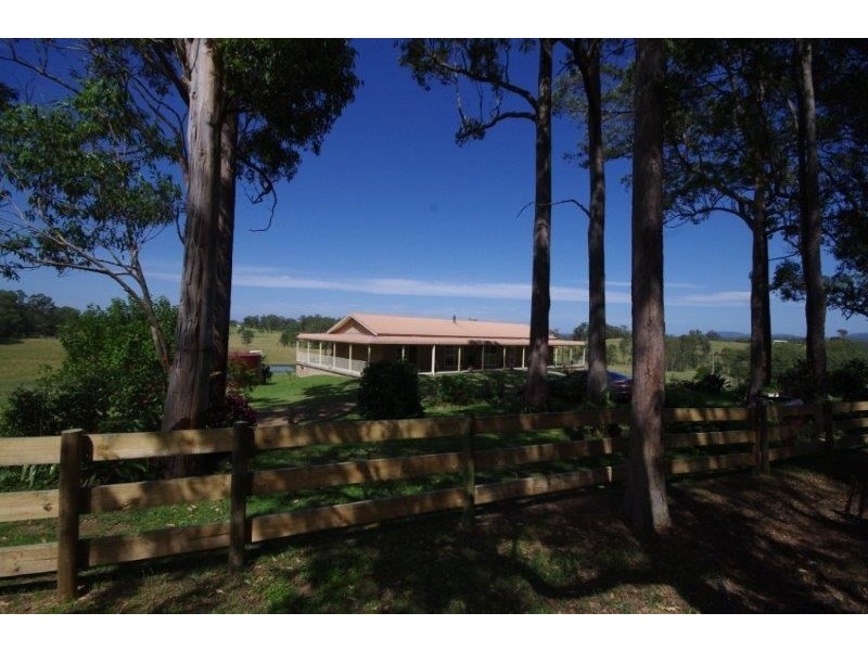 8 Hogans Road, Taree NSW 2430