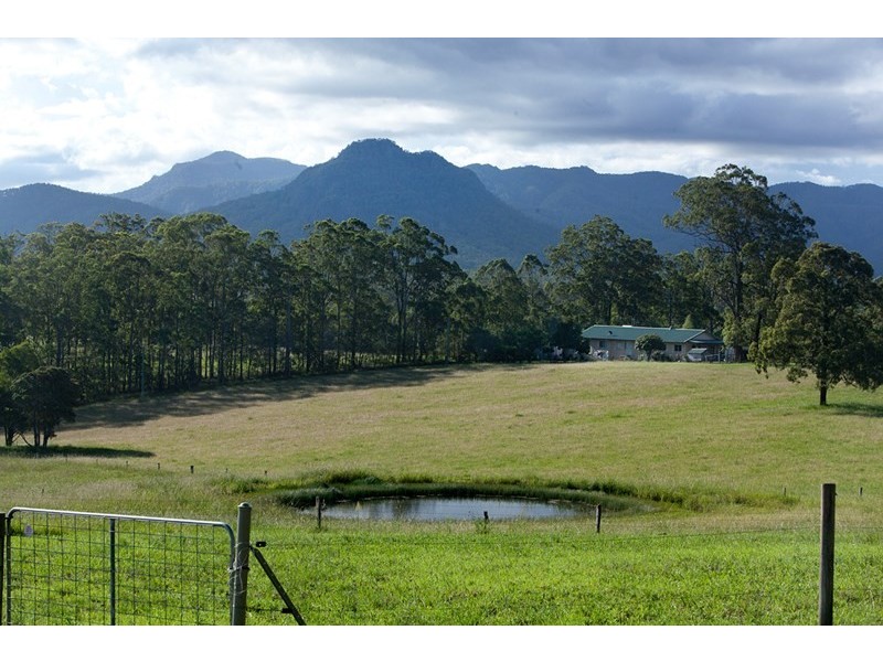 8 Hogans Road, Taree NSW 2430