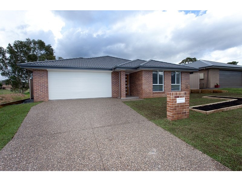 12 Stirling Place, Taree NSW 2430