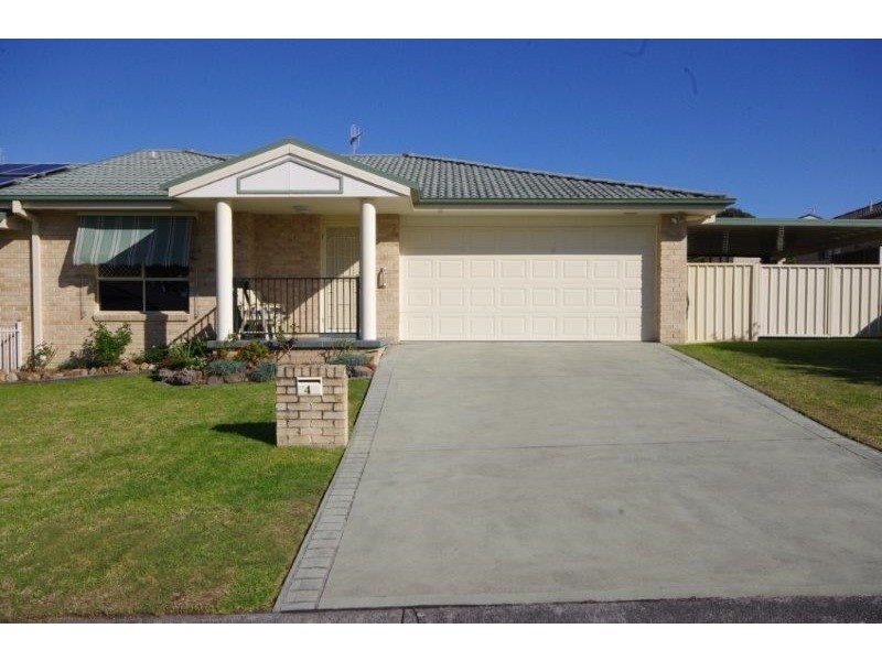 4 Melaleuca Place, Taree NSW 2430