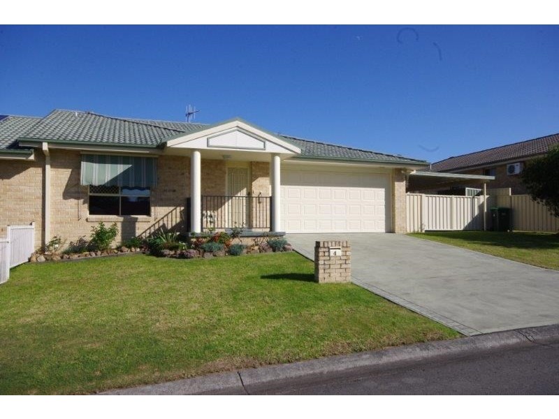 4 Melaleuca Place, Taree NSW 2430