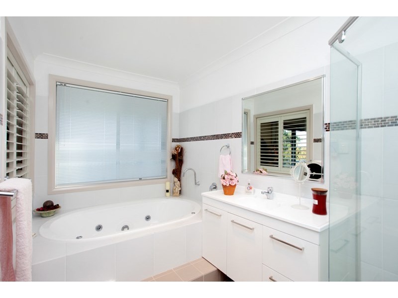 2 The Bridle Path, Tallwoods Village NSW 2430