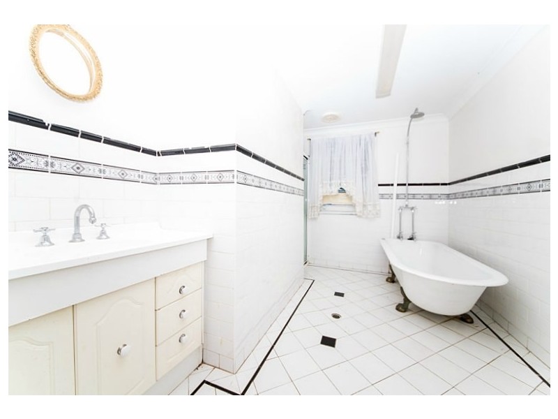 82 Cowper Street, Taree NSW 2430