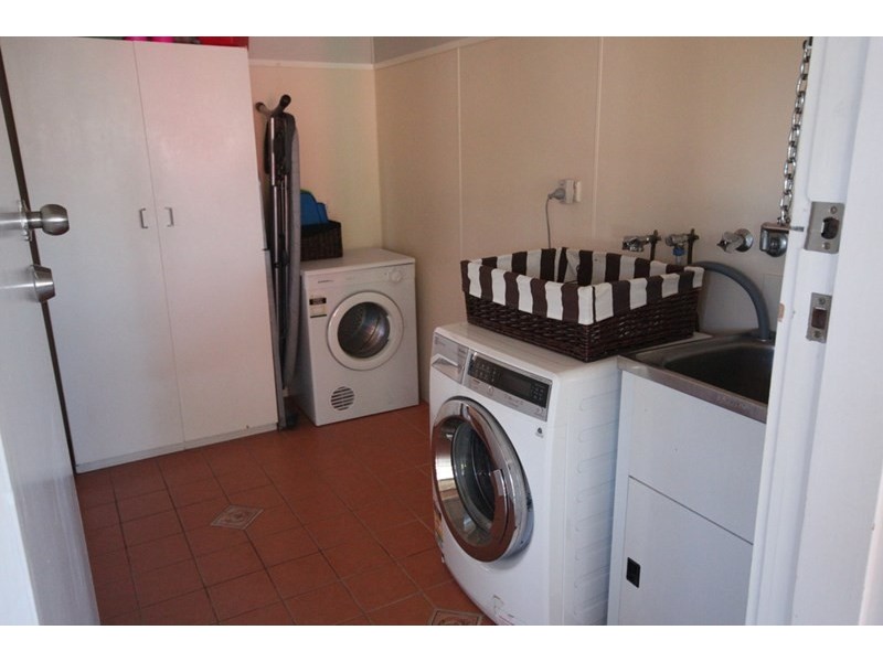 6 Dugdale Avenue, Taree NSW 2430