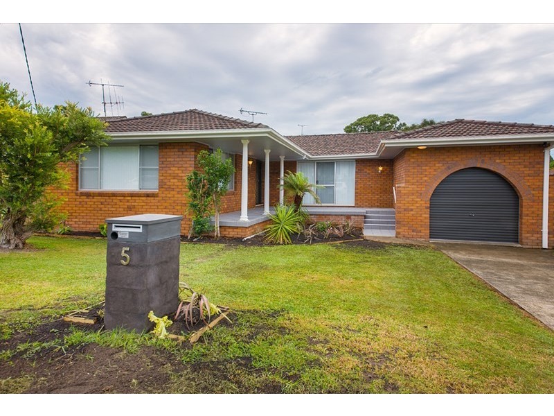 5 Pettitt Avenue, Taree NSW 2430
