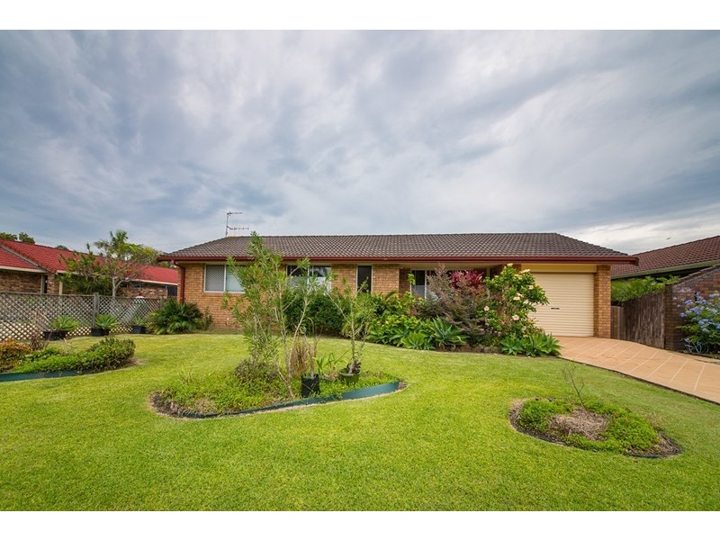 7 Oceanic Place, Old Bar NSW 2430