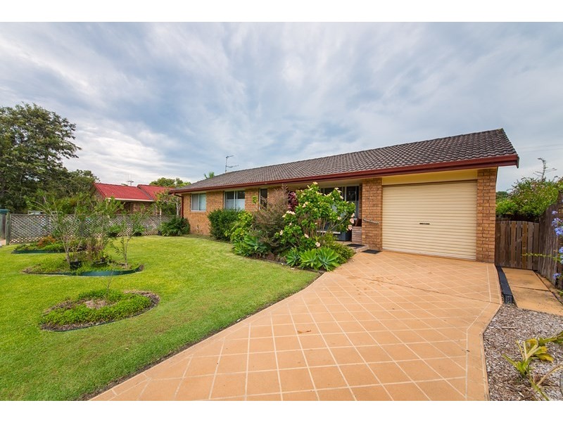7 Oceanic Place, Old Bar NSW 2430