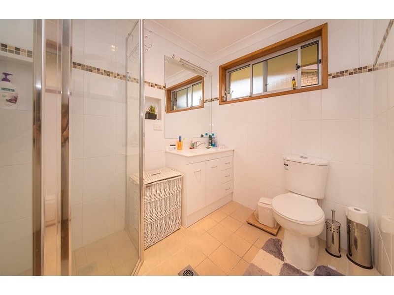 7 Oceanic Place, Old Bar NSW 2430