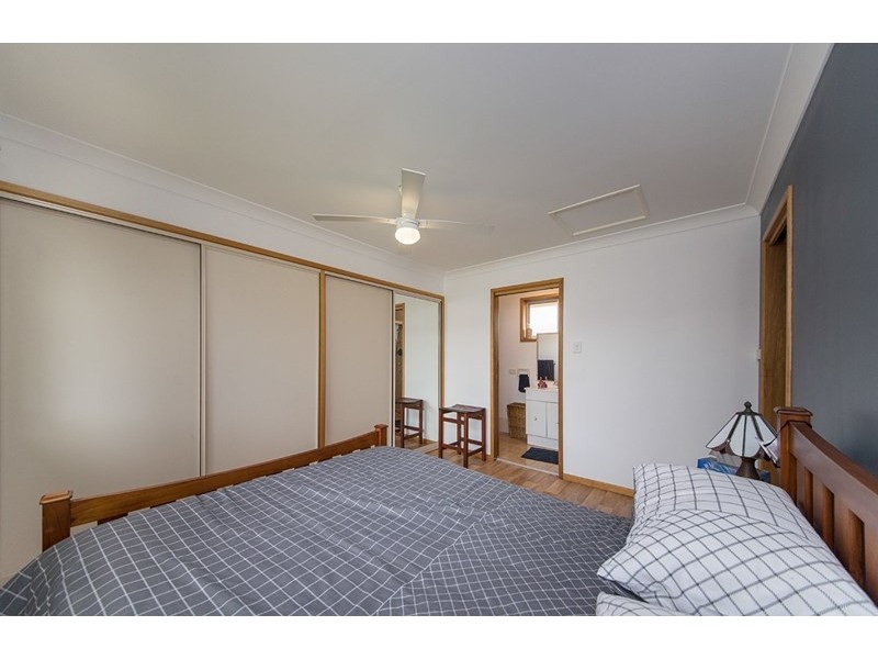 7 Oceanic Place, Old Bar NSW 2430