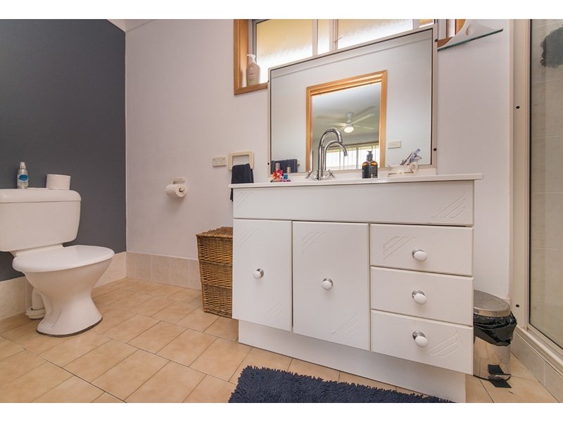 7 Oceanic Place, Old Bar NSW 2430