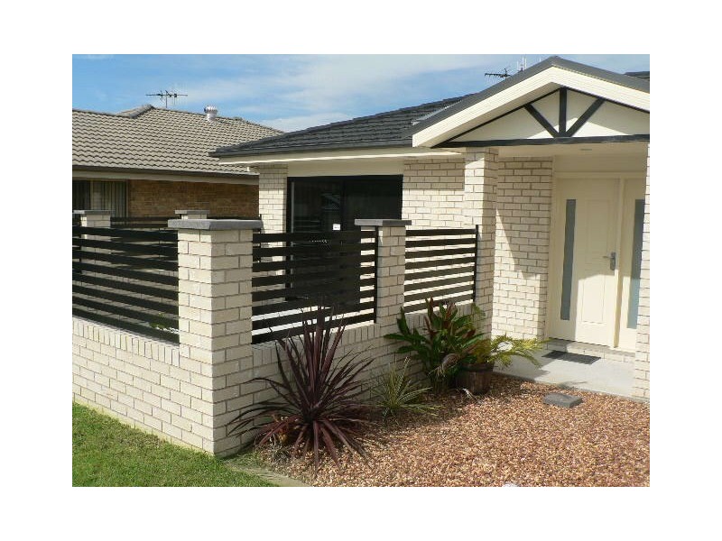 1/10 Melaleuca Parade, Taree NSW 2430