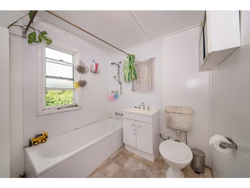 9 Beeton Parade, Taree NSW 2430