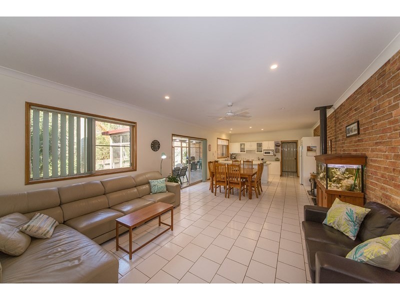 8 Kristanne Close, Taree NSW 2430