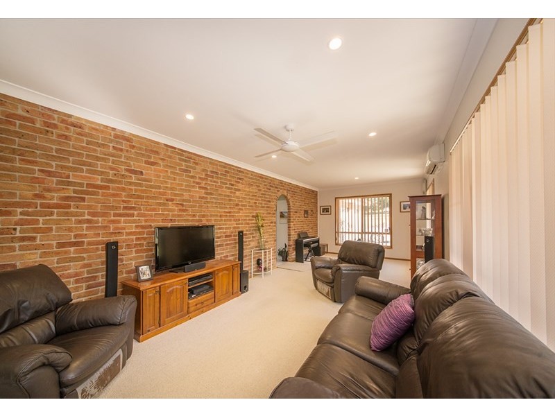 8 Kristanne Close, Taree NSW 2430