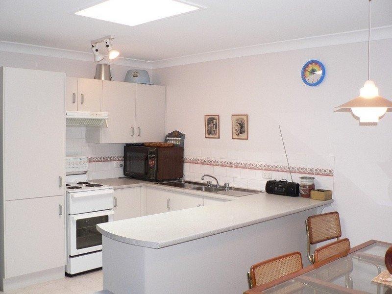 4/26 Old Bar Road, Old Bar NSW 2430