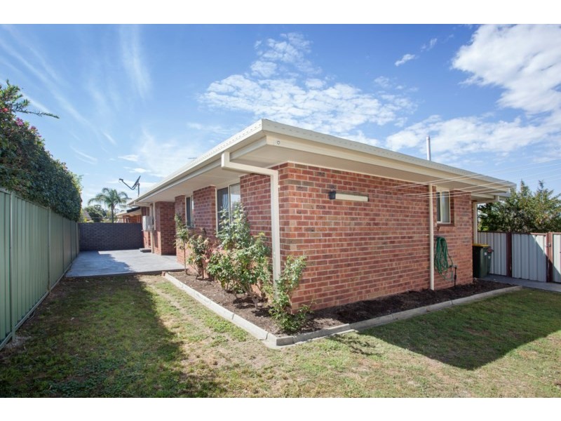 2/35 Tristania Crescent, Taree NSW 2430