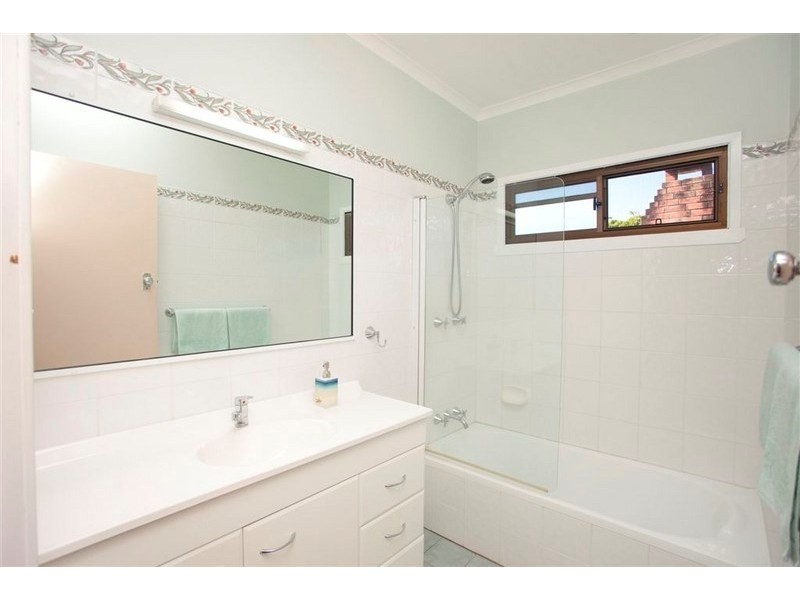 27 Bayview Crescent, Taree NSW 2430