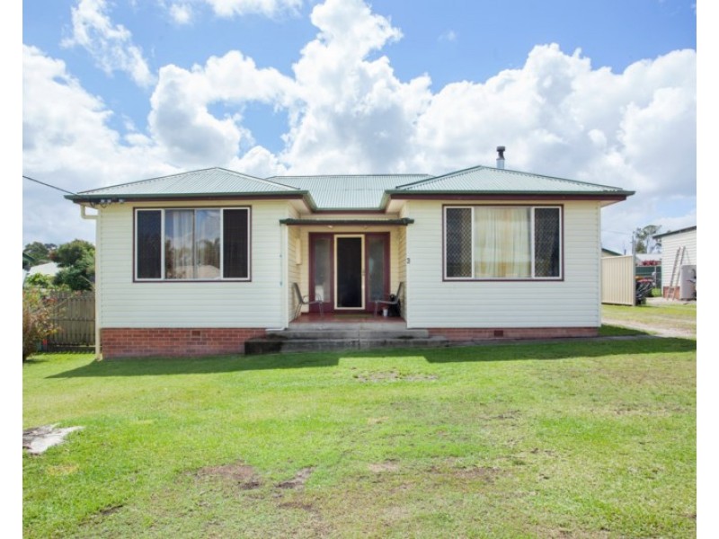 3 Plummer Street, Taree NSW 2430