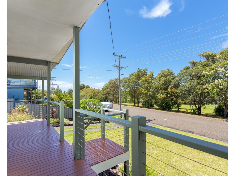 48 Saltwater Crescent, Diamond Beach NSW 2430