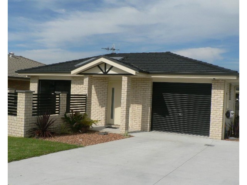 1/10 Melaleuca Place, Taree NSW 2430