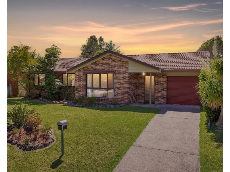 13 Drury Close, Old Bar NSW 2430