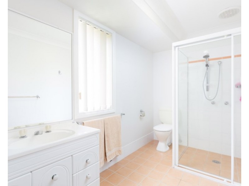 2/64 Old Bar Road, Old Bar NSW 2430