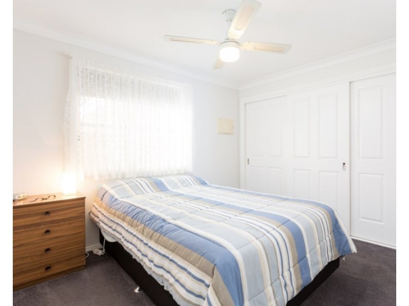 2/64 Old Bar Road, Old Bar NSW 2430