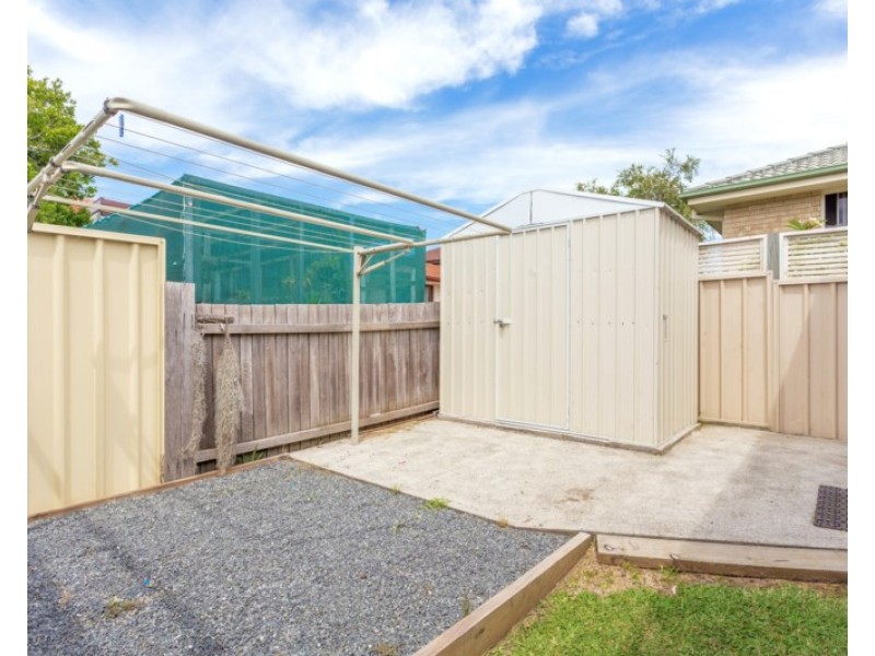 2/64 Old Bar Road, Old Bar NSW 2430