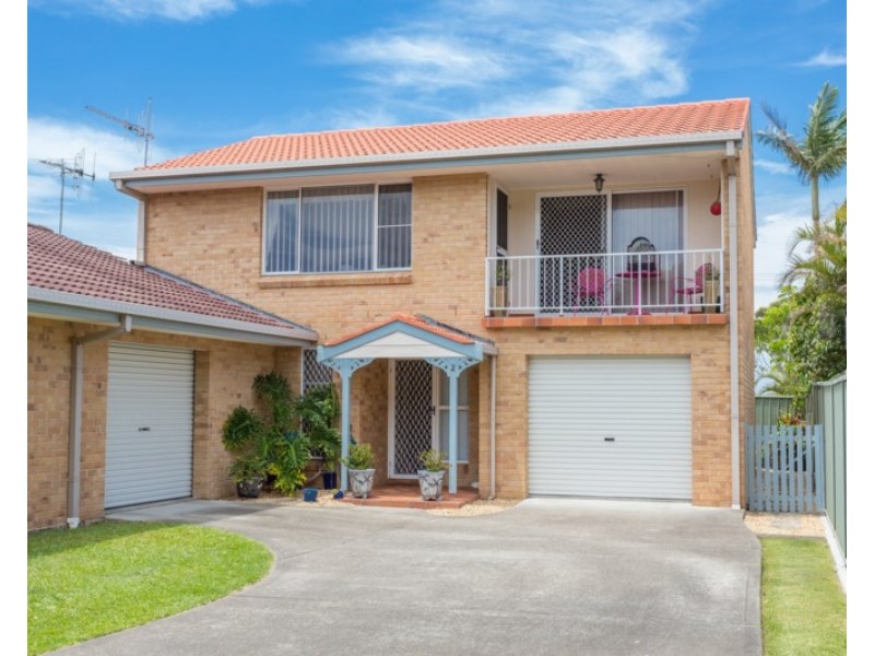 2/22 Old Bar Road, Old Bar NSW 2430