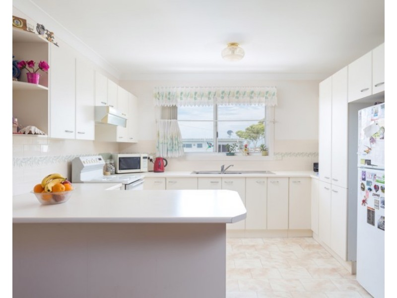2/22 Old Bar Road, Old Bar NSW 2430