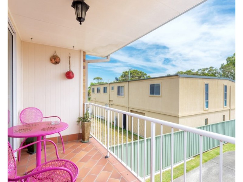 2/22 Old Bar Road, Old Bar NSW 2430