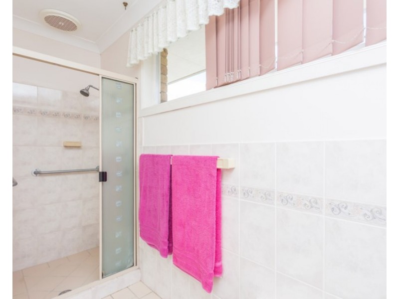 2/22 Old Bar Road, Old Bar NSW 2430