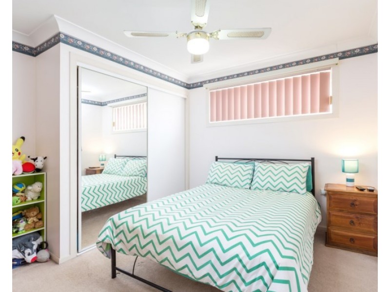 2/22 Old Bar Road, Old Bar NSW 2430