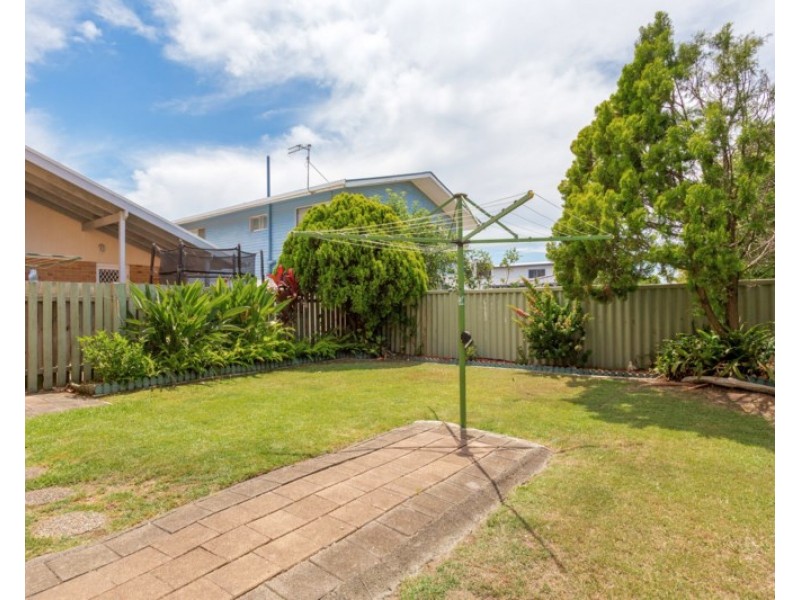 2/22 Old Bar Road, Old Bar NSW 2430