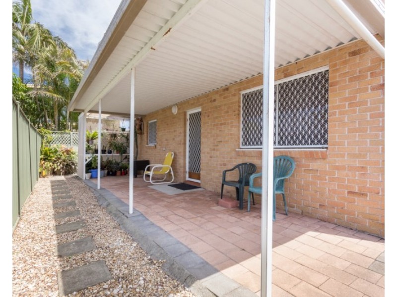 2/22 Old Bar Road, Old Bar NSW 2430