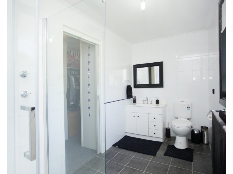 16 Petrie Street, Coopernook NSW 2426