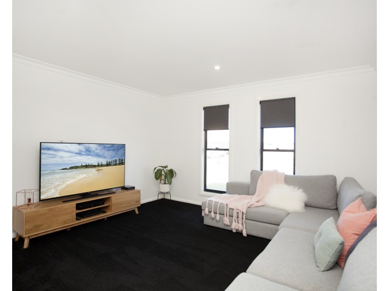 67 Albatross Way, Old Bar NSW 2430