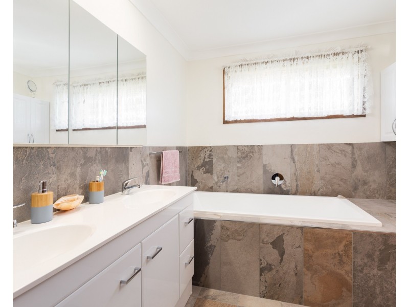 35 Amaroo Drive, Taree NSW 2430