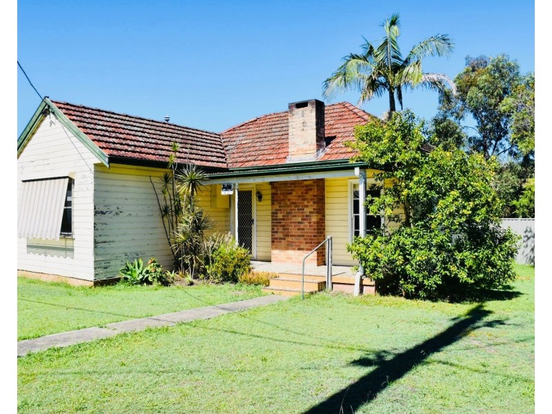 42 Cowper Street, Taree NSW 2430