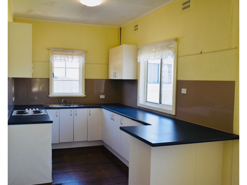 42 Cowper Street, Taree NSW 2430