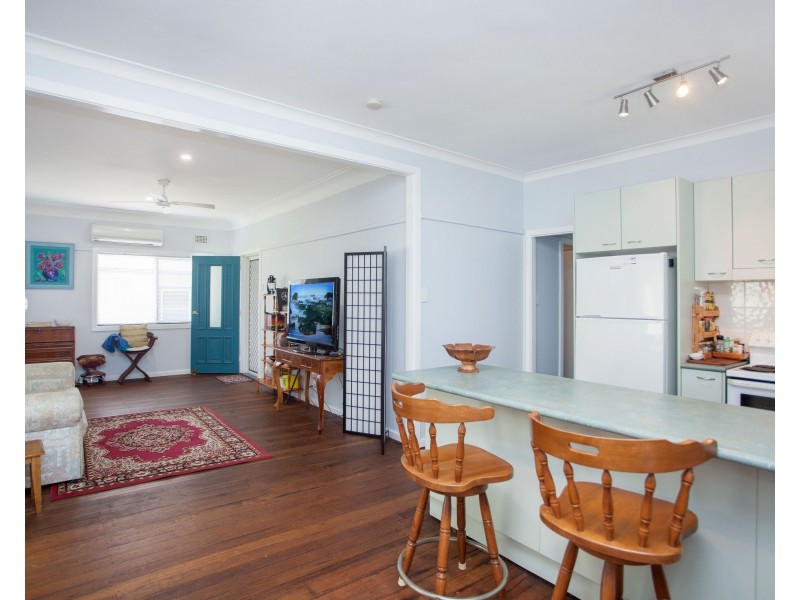 19 Robertson Street, Taree NSW 2430